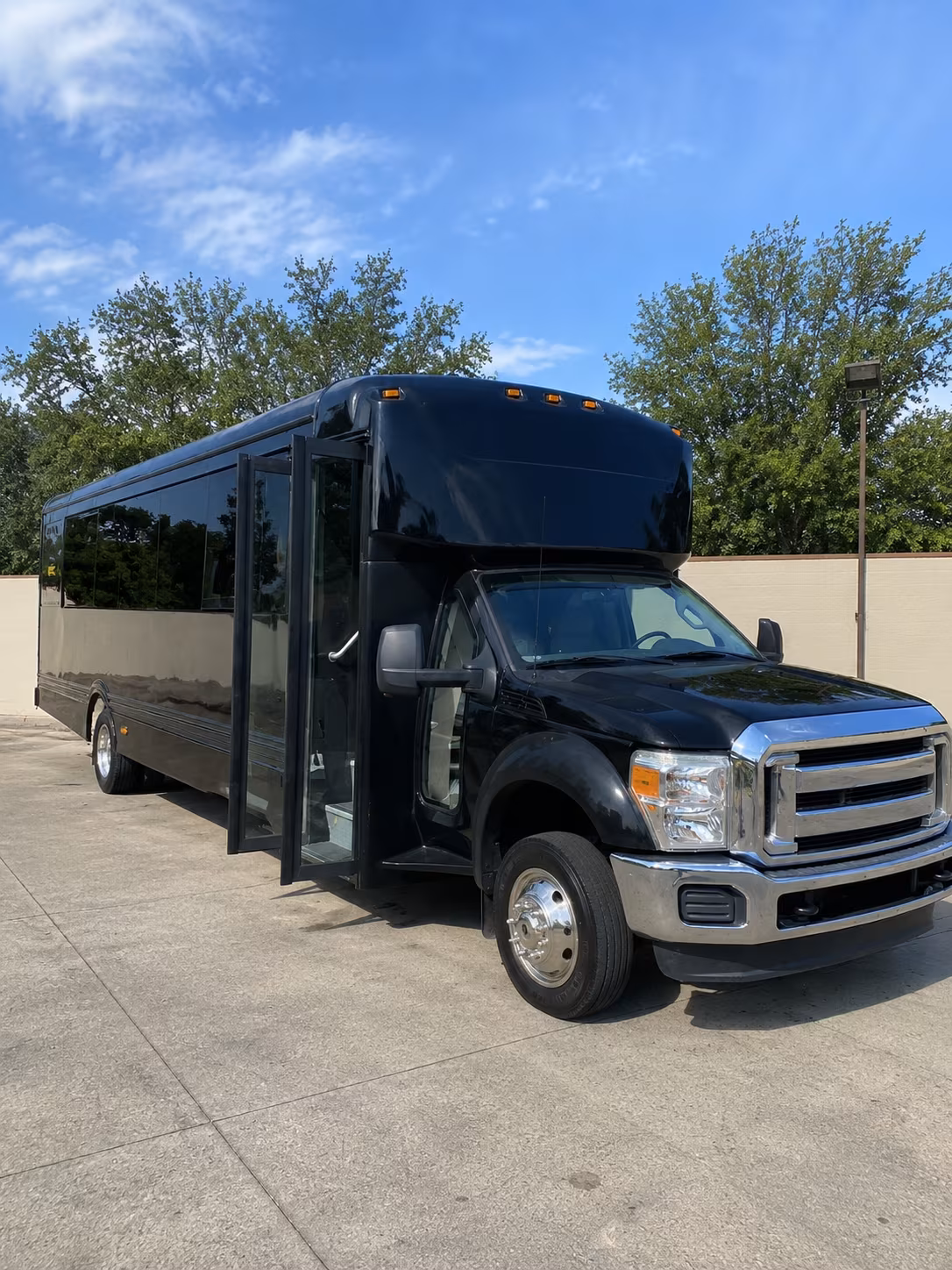 santa clara 20 passenger party bus